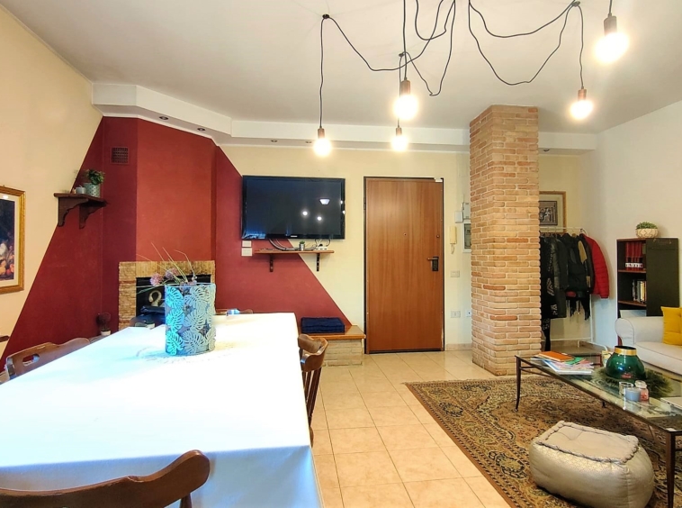 Ampio appartamento in vendita a Bellante