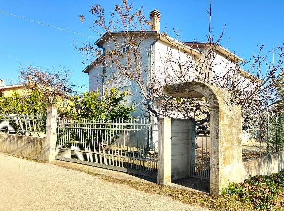 Appartamento in vendita a Bellante