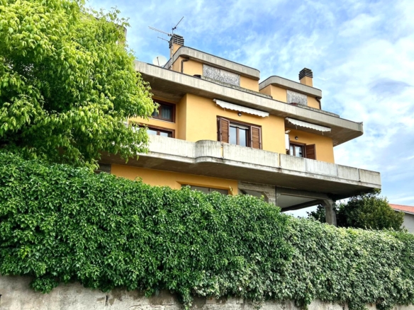 Villa bifamigliare in vendita a Castellalto